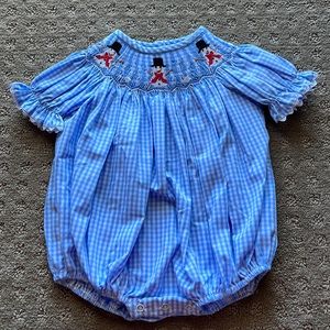 NWT Stitchy Fish Smocked Snowman Bubble